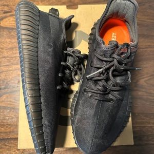 Yeezy 350 v2 Mono Cinder size 8